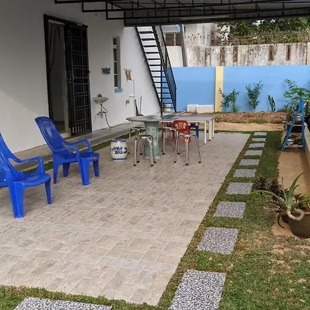 Johor Bahru 6 Bedrooms Corner House: Big & Comfort Exterior photo