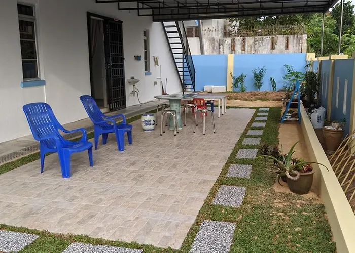 Johor Bahru 6 Bedrooms Corner House: Big & Comfort