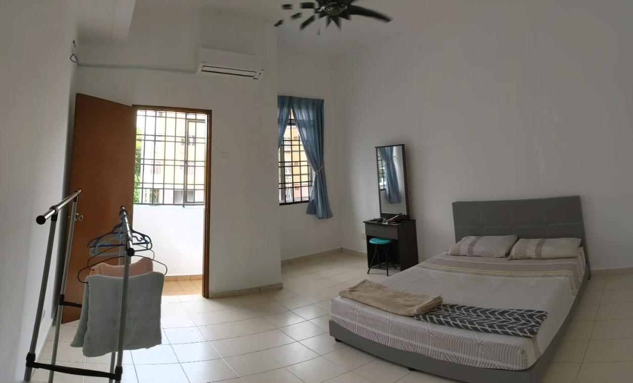 Holiday home 6 Bedrooms Corner House: Big & Comfort *