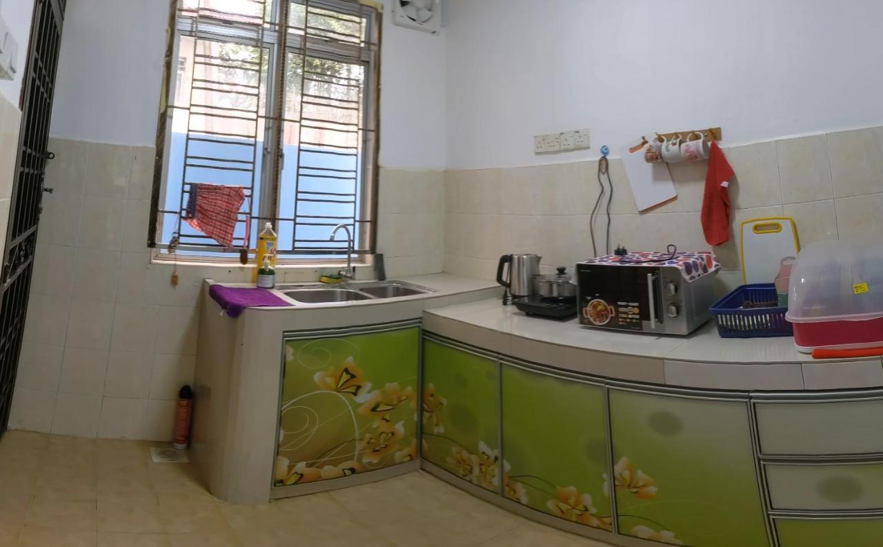 Holiday home 6 Bedrooms Corner House: Big & Comfort Johor Bahru